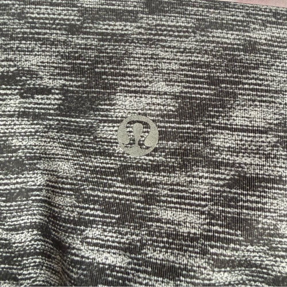 Lululemon Drop It Like It's Hot Crop Leggings Size 2 - Picture 5 of 11